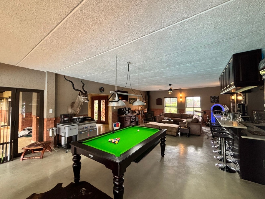 5 Bedroom Property for Sale in Grimbeeck Park North West